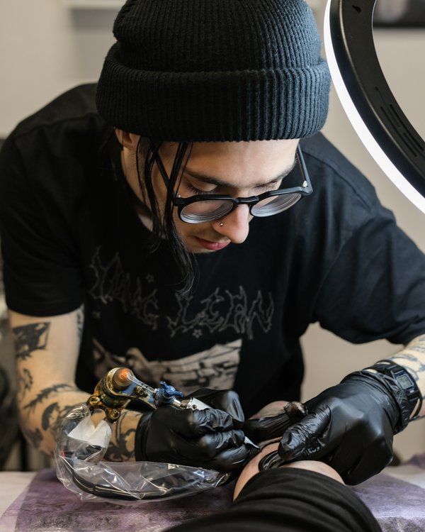 Tatoueur à nice : l'art de personnaliser votre encre